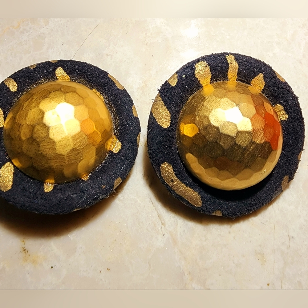 80s big bold gold circle round dome clip on earrings #90s - Picture 3 of 6
